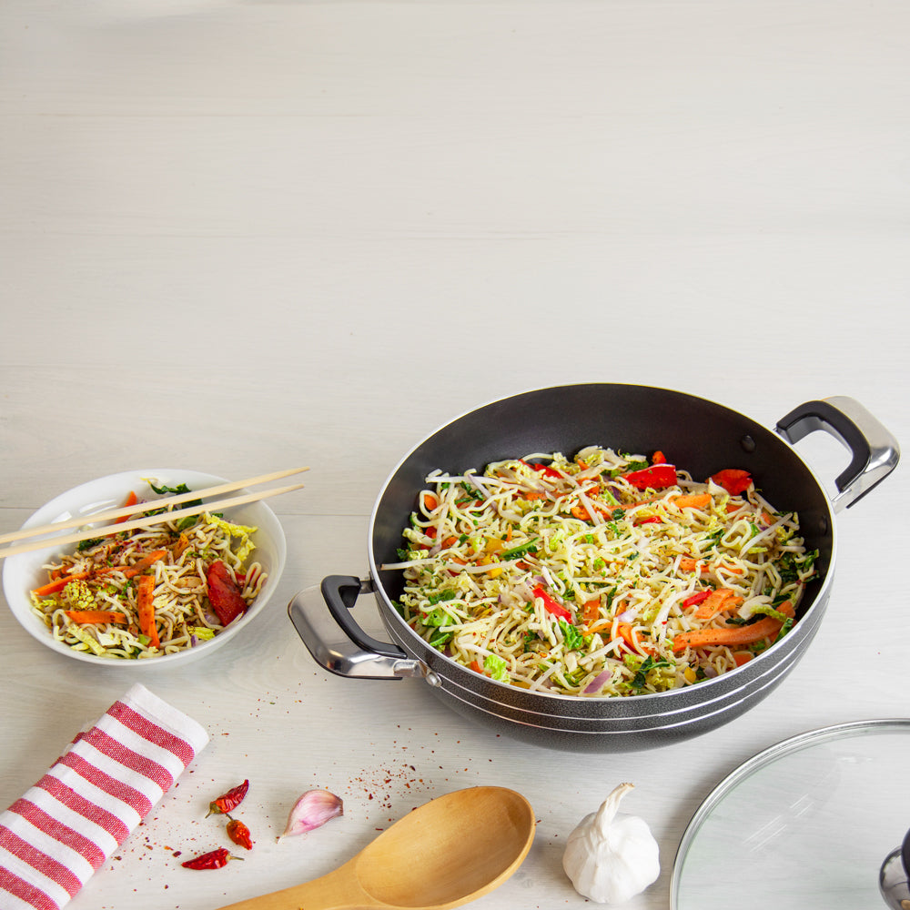 “SQprofessional” Una Non-Sti ck Wok with Two Handles 32cm