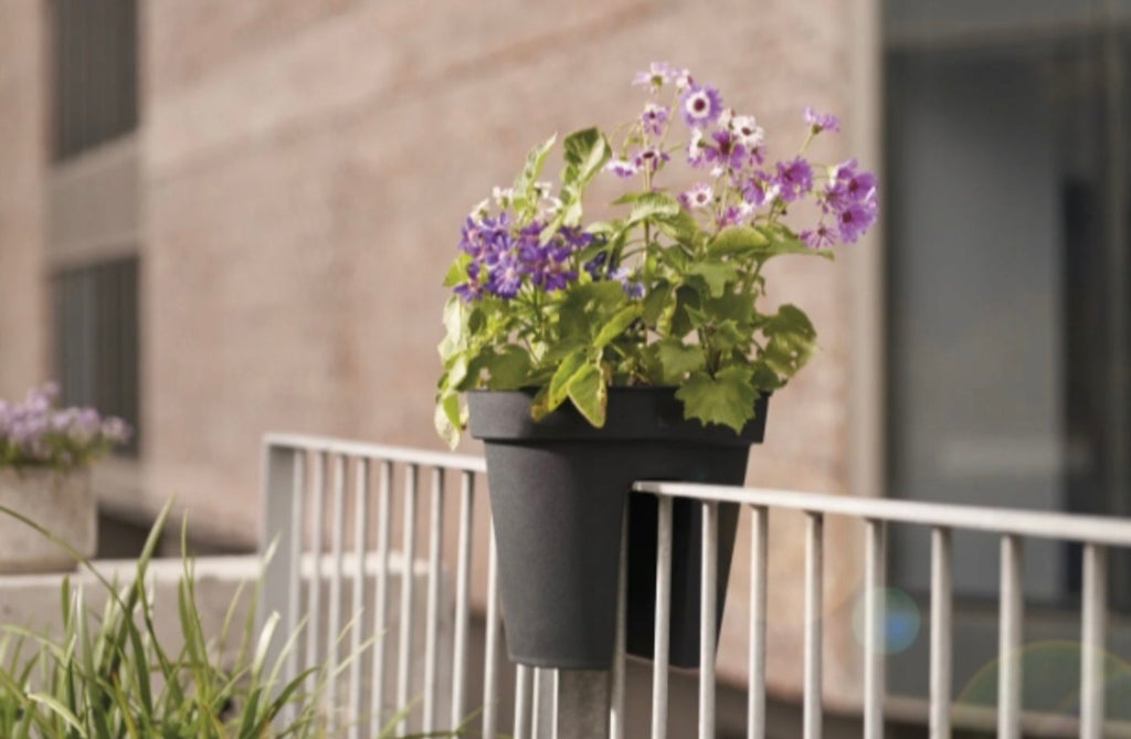 “Parkside” Round Balcony Flowerpot
